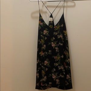 Cute 90’s vibe mini dress